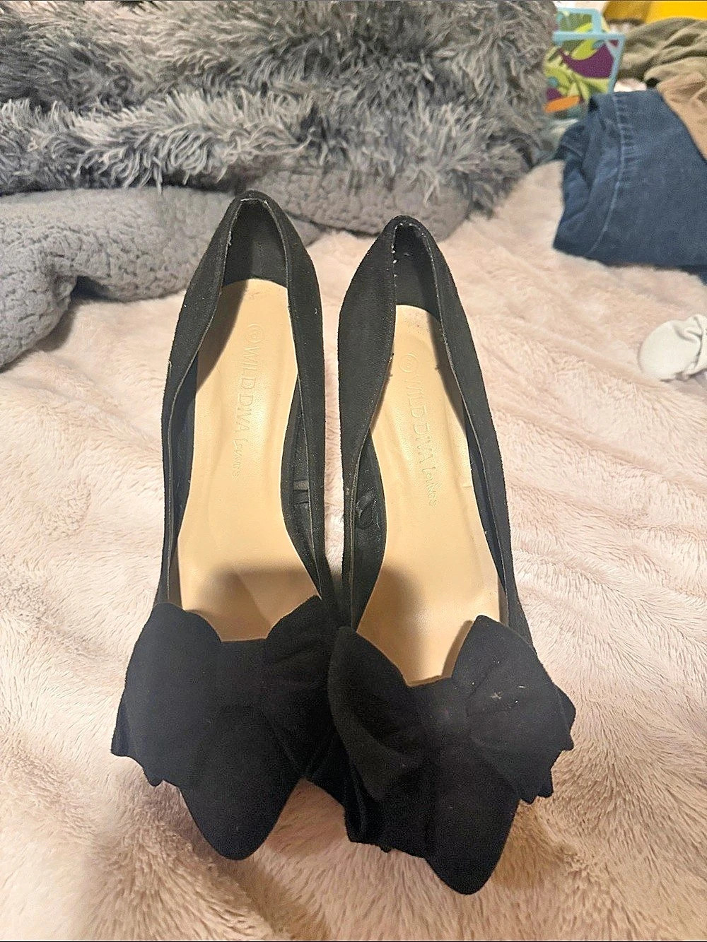 Wild Diva Lounge Black Bow Heels Like New